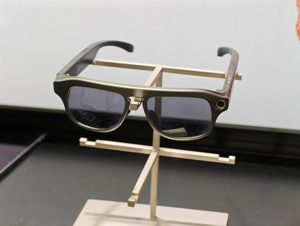 韶音开放式滤噪耳机和AI眼镜成焦点J9真人游戏第一品牌CES2026(图8)